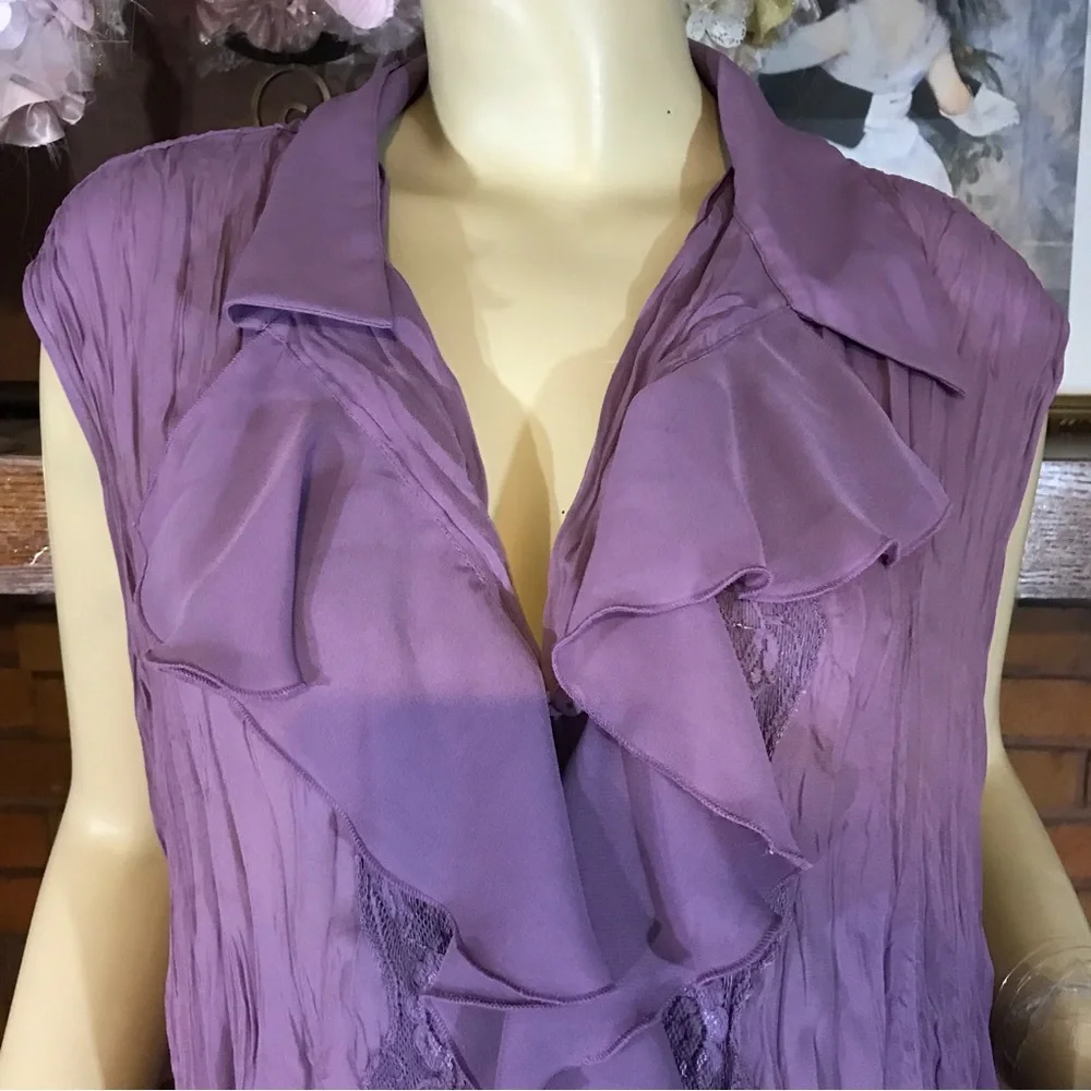 ALLISON TAYLOR PURPLE LACE AND RUFFLE CREPE SLEEVELESS BLOUSE (3X) - Picture 3 of 11